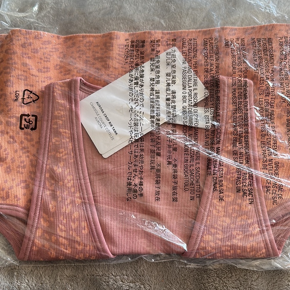 NWT! Athleta Aurora Seamless Crop Rib Tank - Size XS - Picture 5 of 8